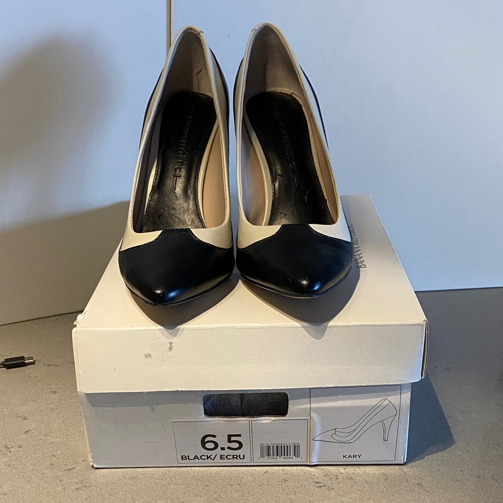 Banana Republic Leather Black and Cream Heels